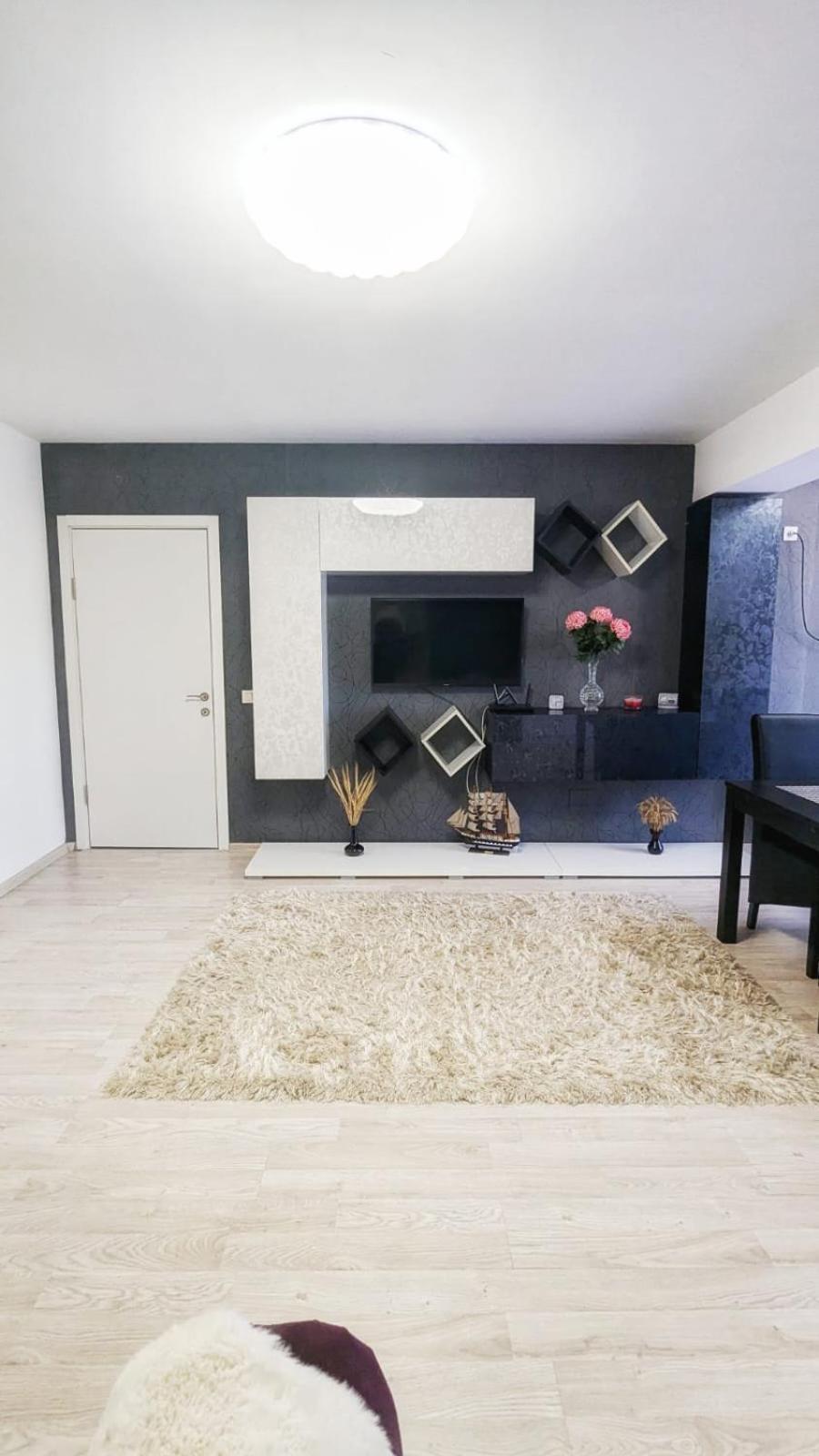 Airport Apartment 70 Squared Meters Otopeni Exterior photo